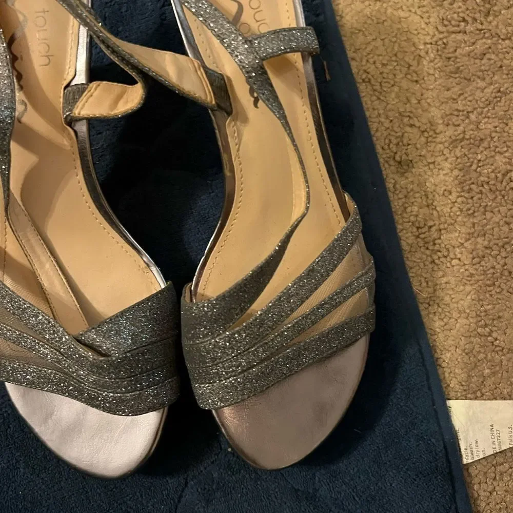 Touch of Nina silver heels 7.5‎